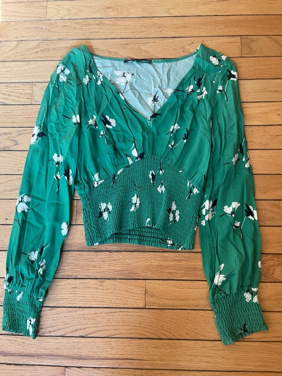 Abercrombie & Fitch Tops - Abercrombie & Fitch Emerald Green Floral V-Neck Smocked Waist Top